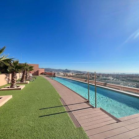 Sky Garden & Seasonal Pool Views By Ele Apartments Málaga Eksteriør bilde