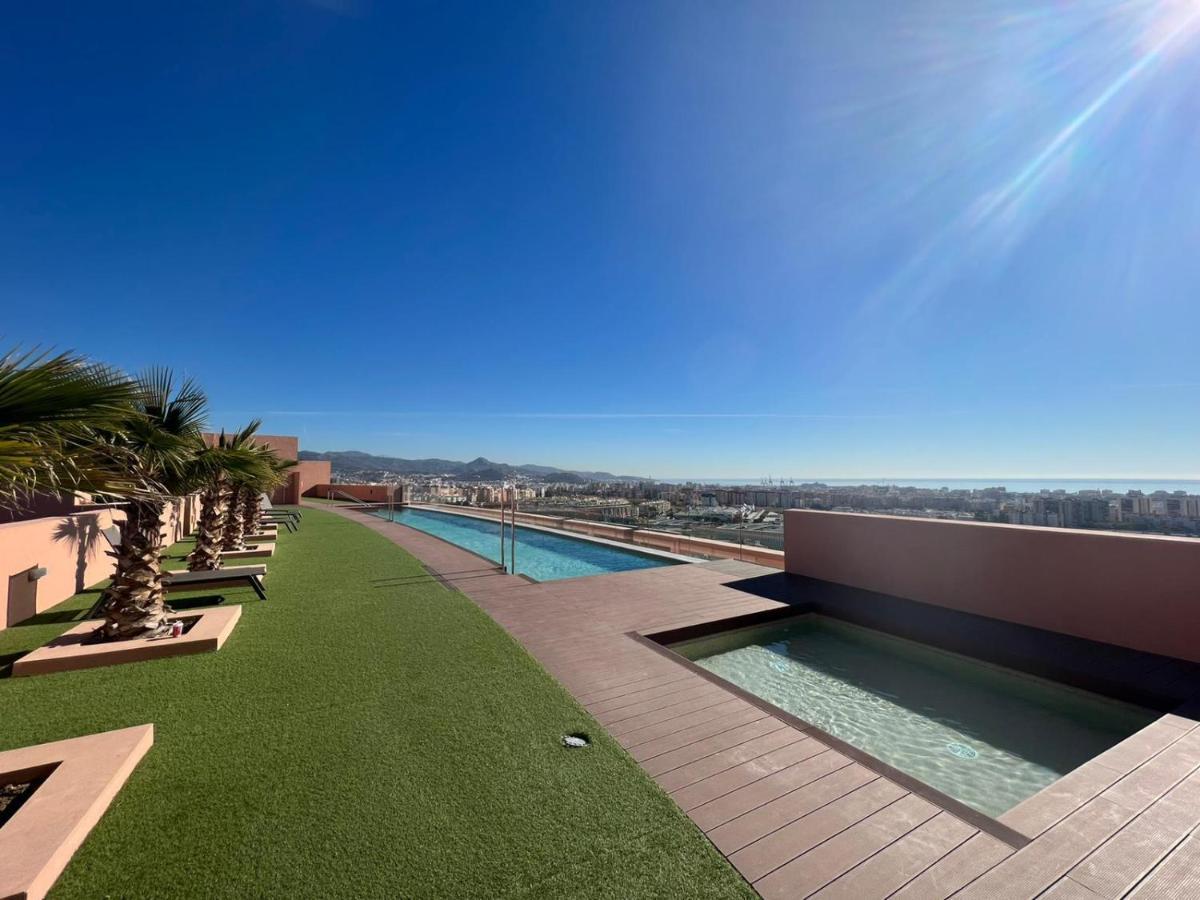 Sky Garden & Seasonal Pool Views By Ele Apartments Málaga Eksteriør bilde
